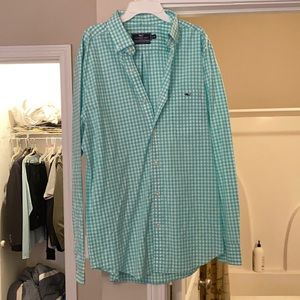 Medium vineyard vine button down